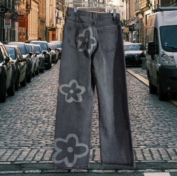 NWT Adika Floral Patterned Gray wash Jeans Size Small - Picture 5 of 7